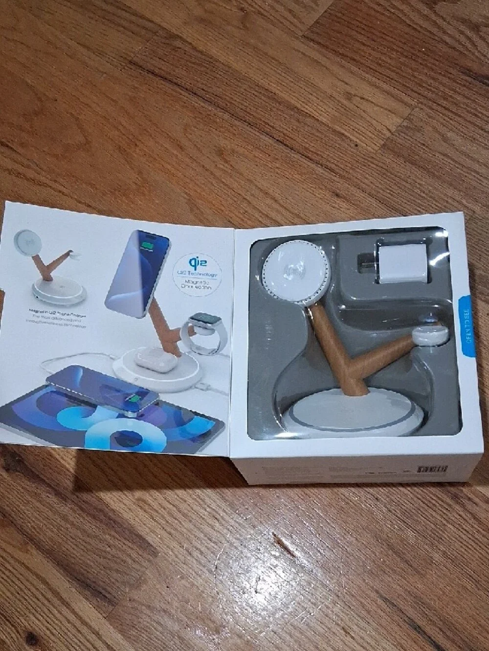 atomi Magnetic Wireless Charging Stand - White